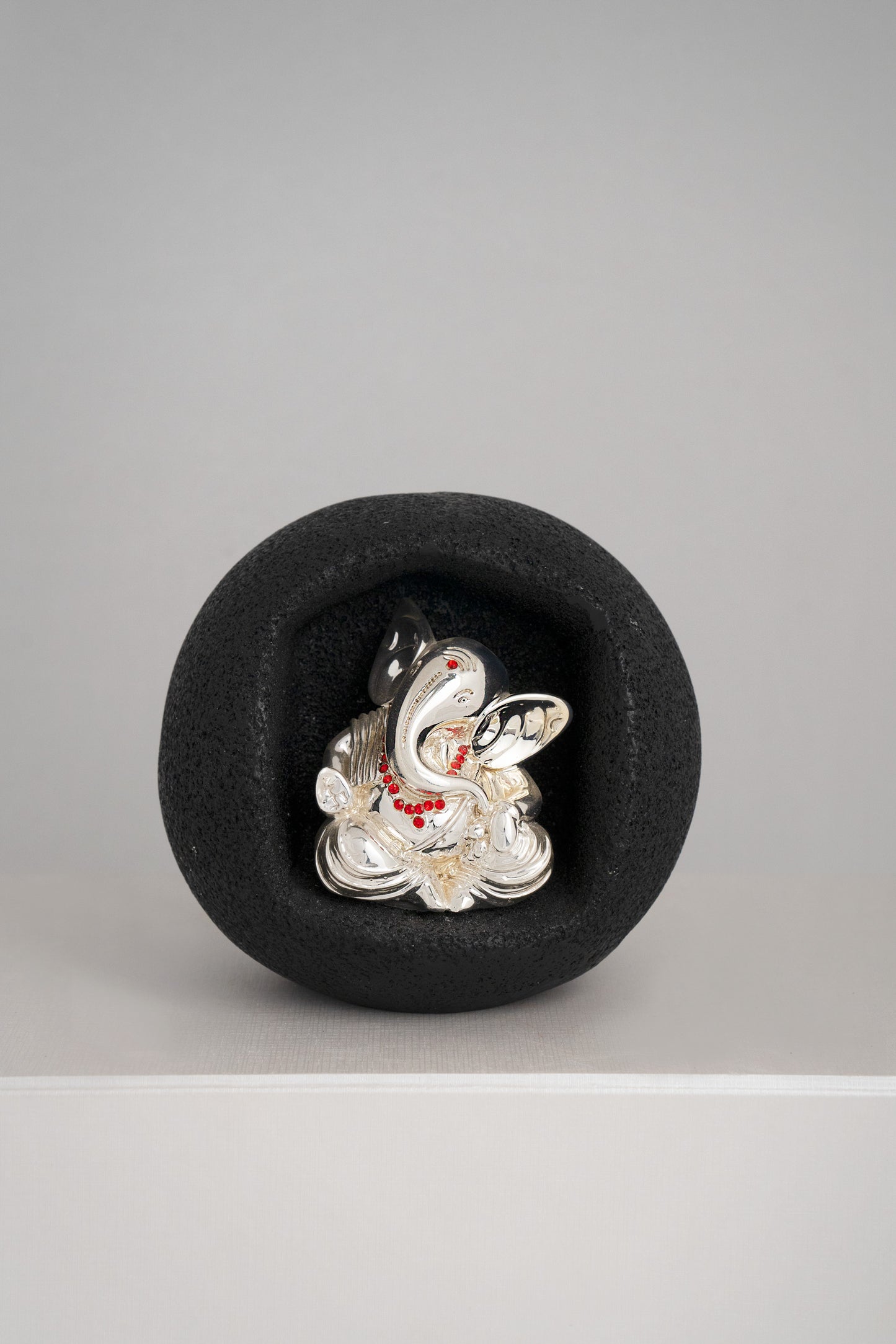 Ganesha in black Enclosure